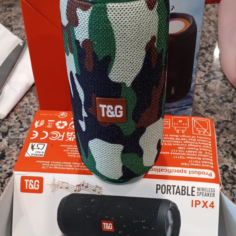 T&G Portable Bluetooth Speaker in Green Camo - Picture 2 of 2